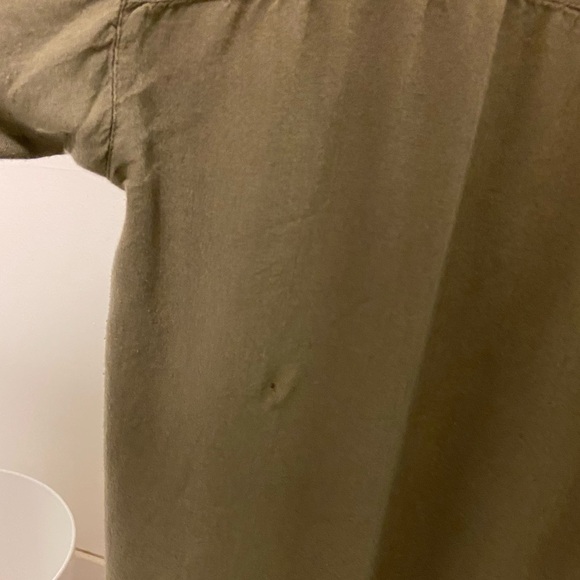 🆓 with purchase Women's khaki green button up blouse -fair preowned condition - Picture 7 of 7